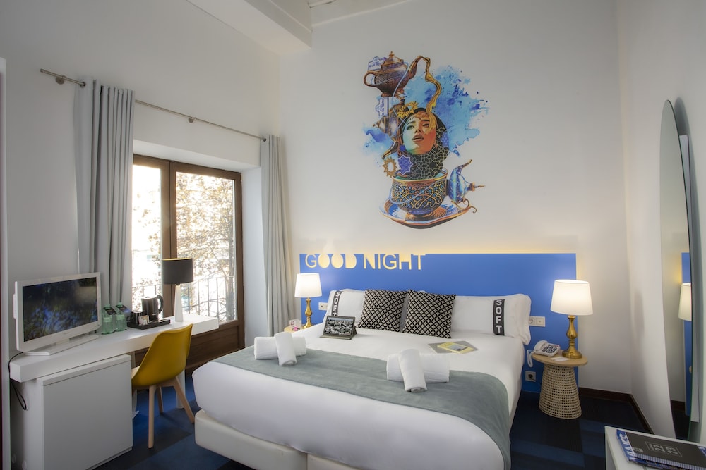 Family Quadruple Room, Balcony - Photo 17