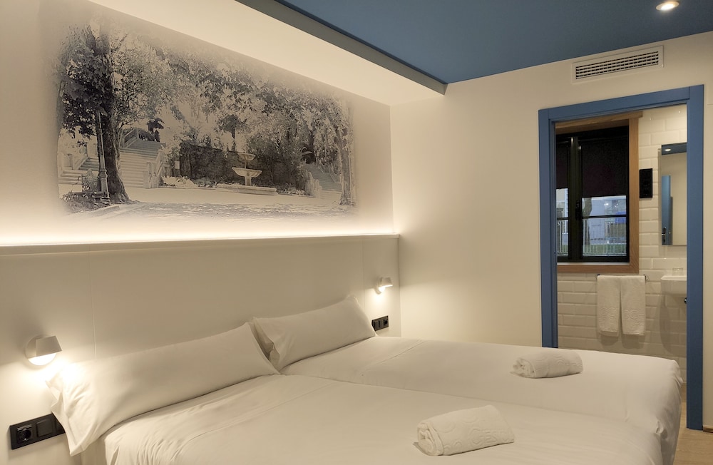 Standard Double Room - Photo 6