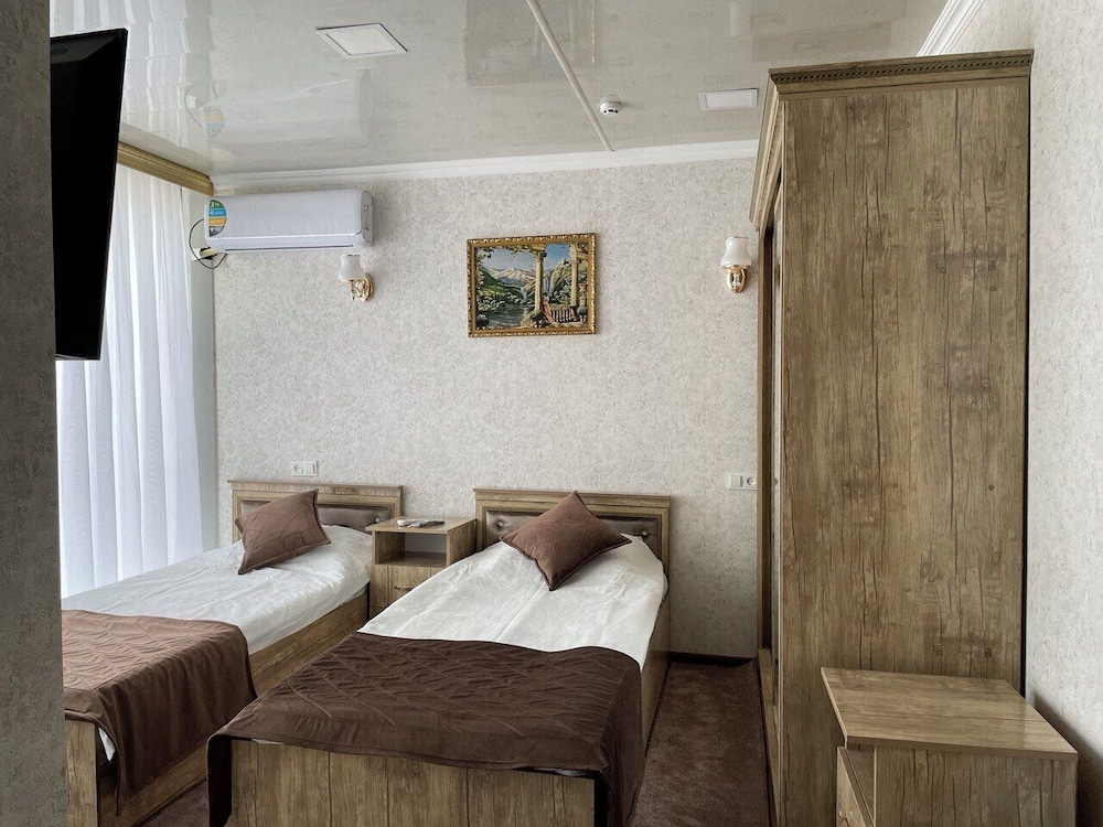 Standard Double or Twin Room photo 2