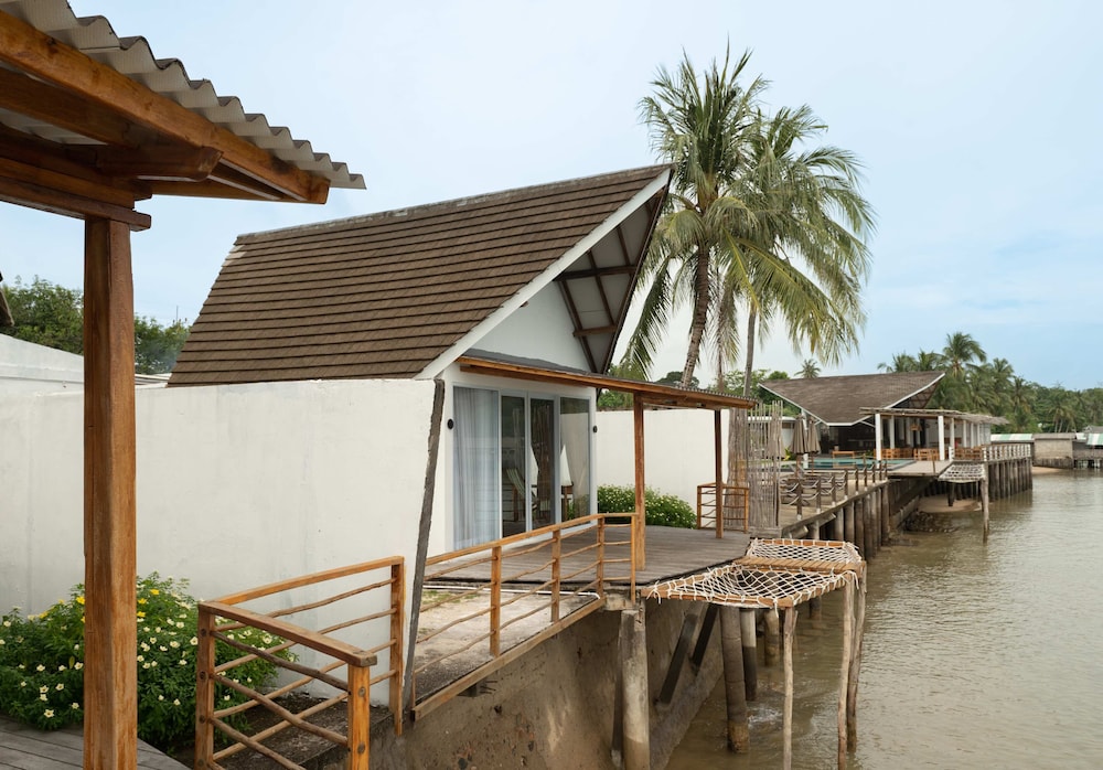 Villa, 1 King Bed, Beach View, Beachfront photo 1