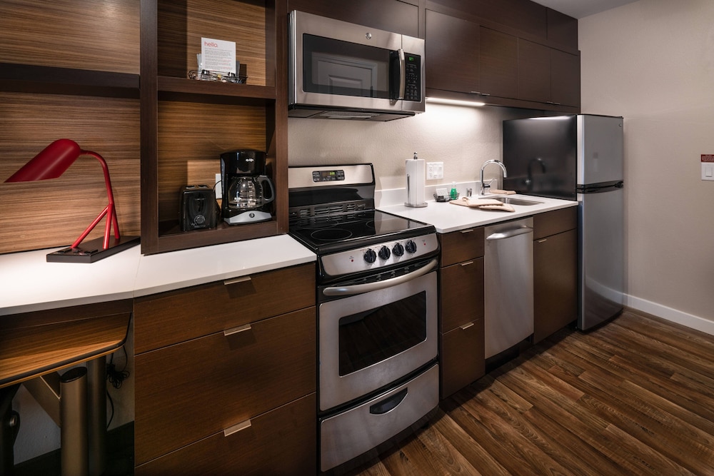 Suite, 1 Bedroom (Mobility/Hearing Accessible, Tub) photo 3