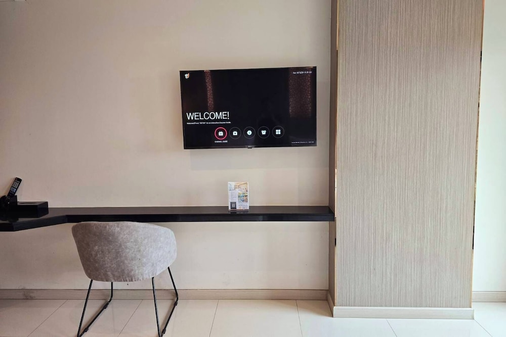 Deluxe Twin Room with Balcony - Photo 8