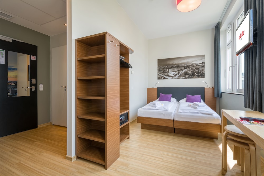 Five bed room photo 3