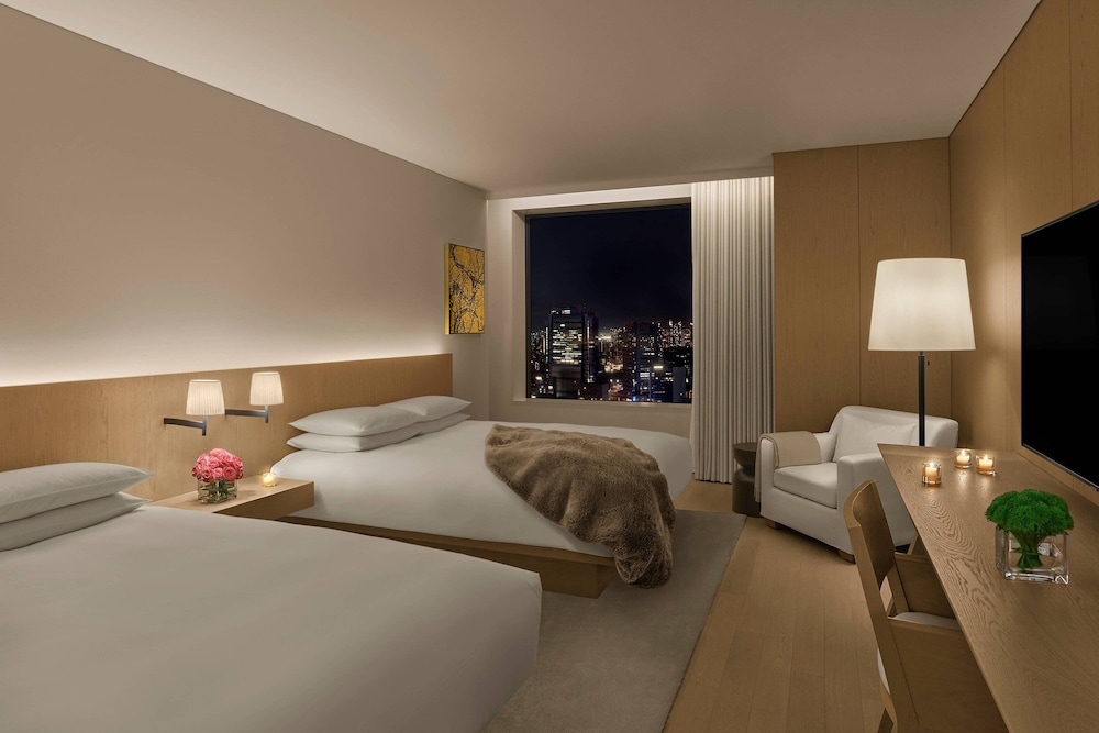 Room, 2 Queen Beds, City View