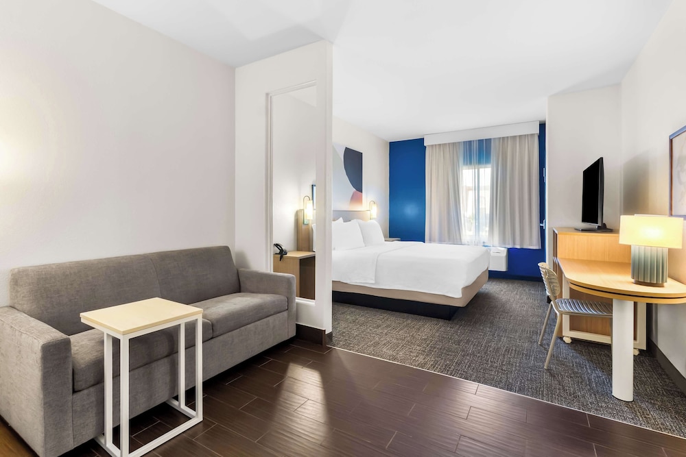 Room, 1 King Bed, Accessible (Hearing) - Photo 7