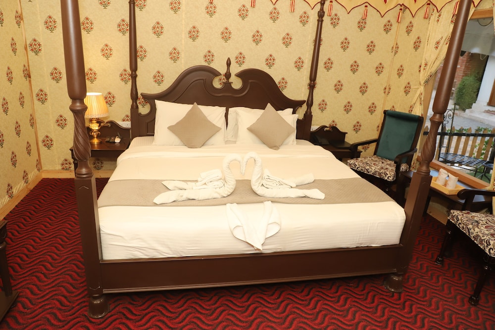 Deluxe Tent - Photo 12