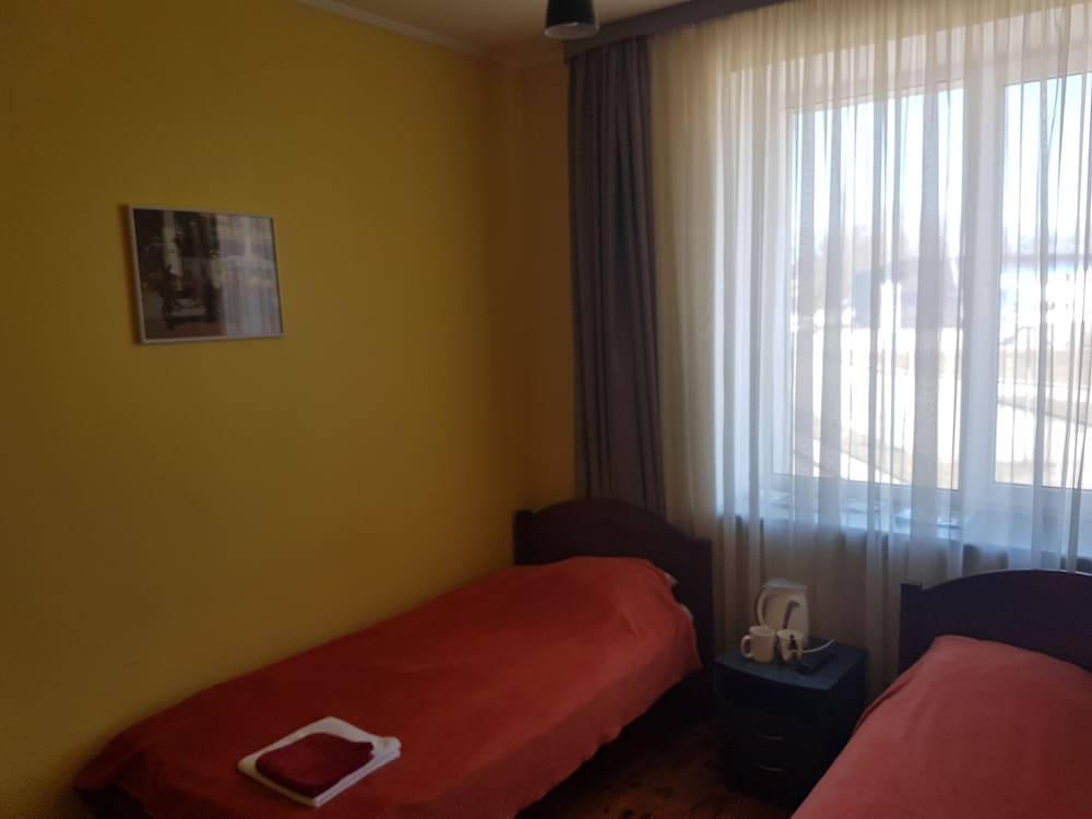 Standard Twin Room - Photo 1
