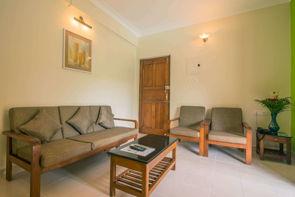 Executive Suites 1 BHK with Living Room photo 2
