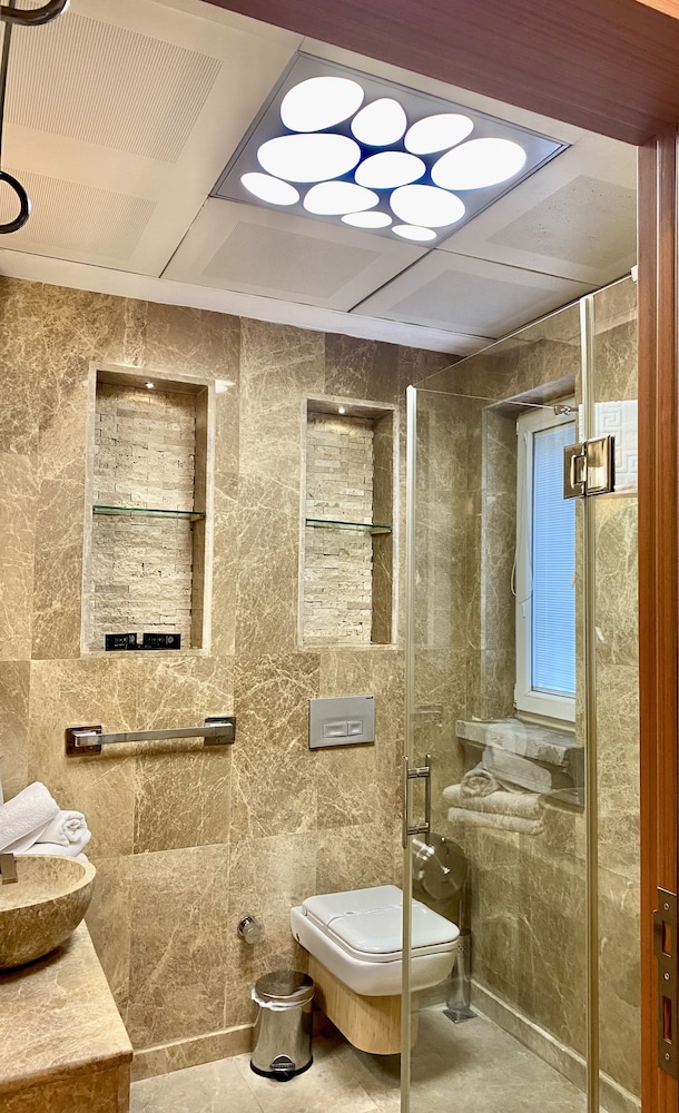Premium Room, Multiple Beds, Smoking, City View photo 3