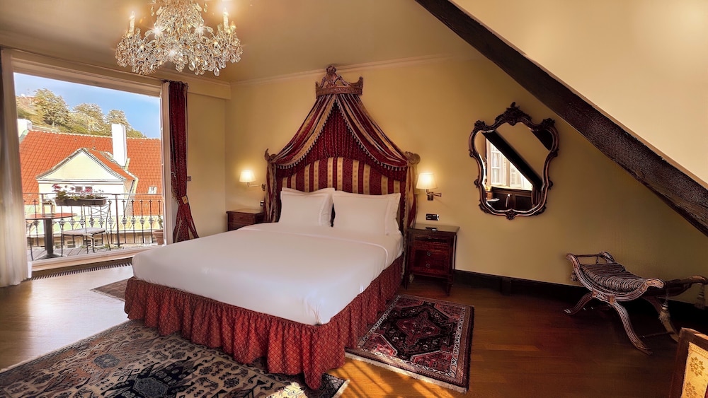 Exclusive Suite (DeCastello)