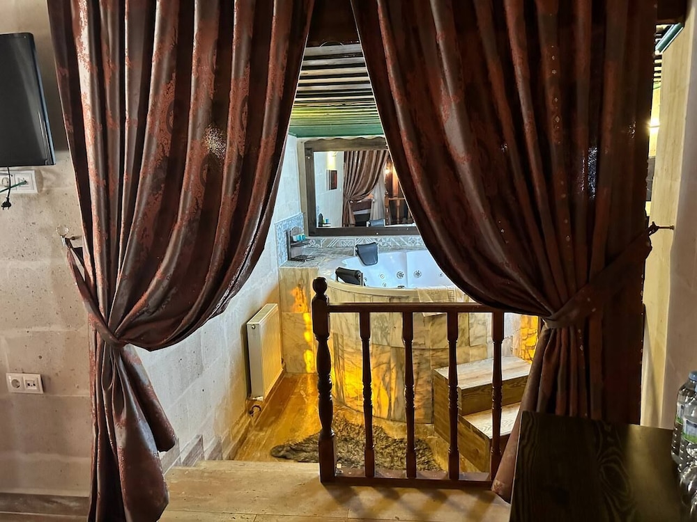 Deluxe Room - Photo 18
