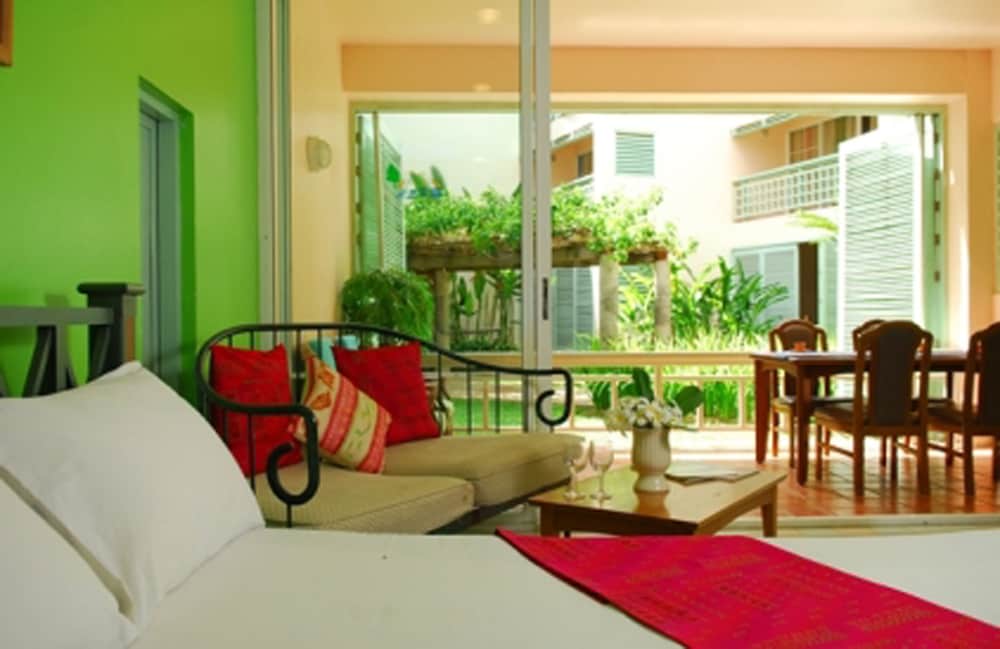 Garden View Duplex - Photo 4