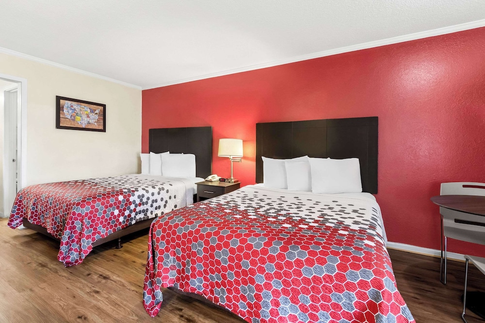 Standard Double Room, 2 Double Beds, Non Smoking - Photo 2