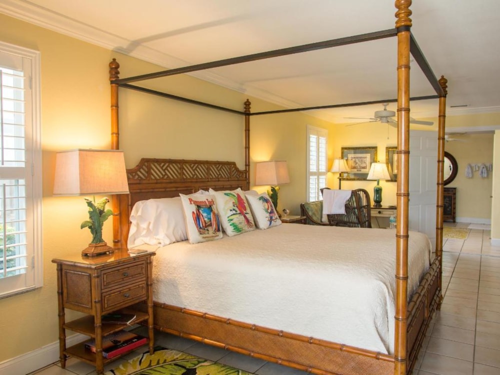 Porch with Ocean View, 1 King Bed, Spa Bath photo 2