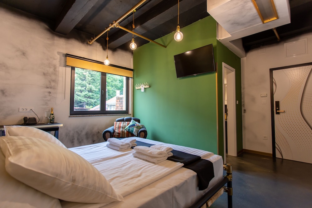 Historicism Room, Upper Town View photo 3