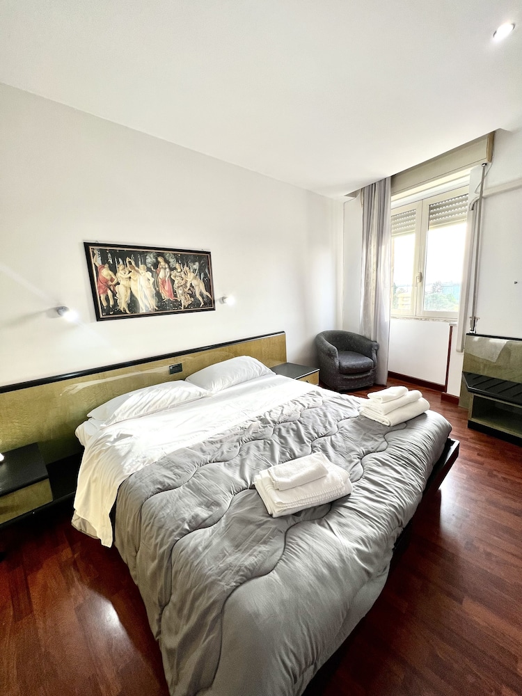 Quadruple Room - Photo 7