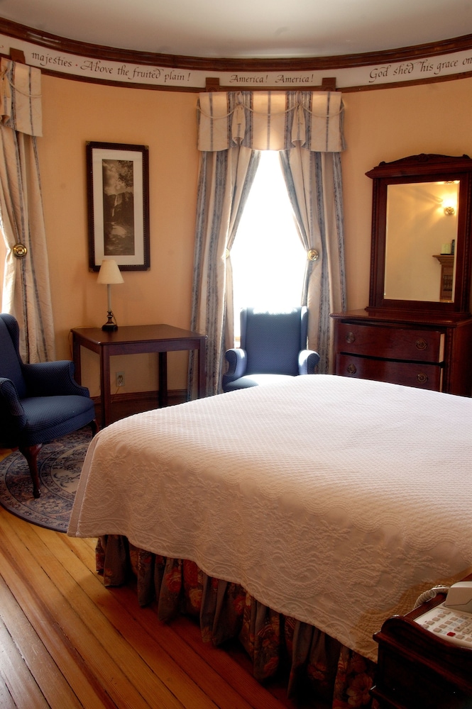 Katherine Lee Bates Suite - Photo 2