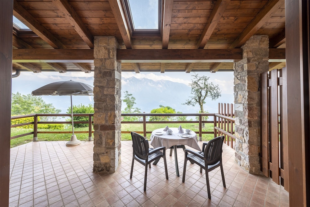 Superior Apartment, 2 Bedrooms, Terrace, Lake View photo 3