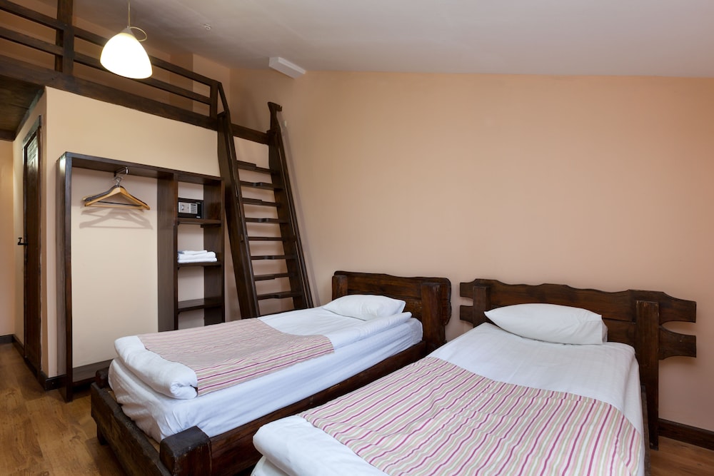 Standard Twin Room - Photo 2
