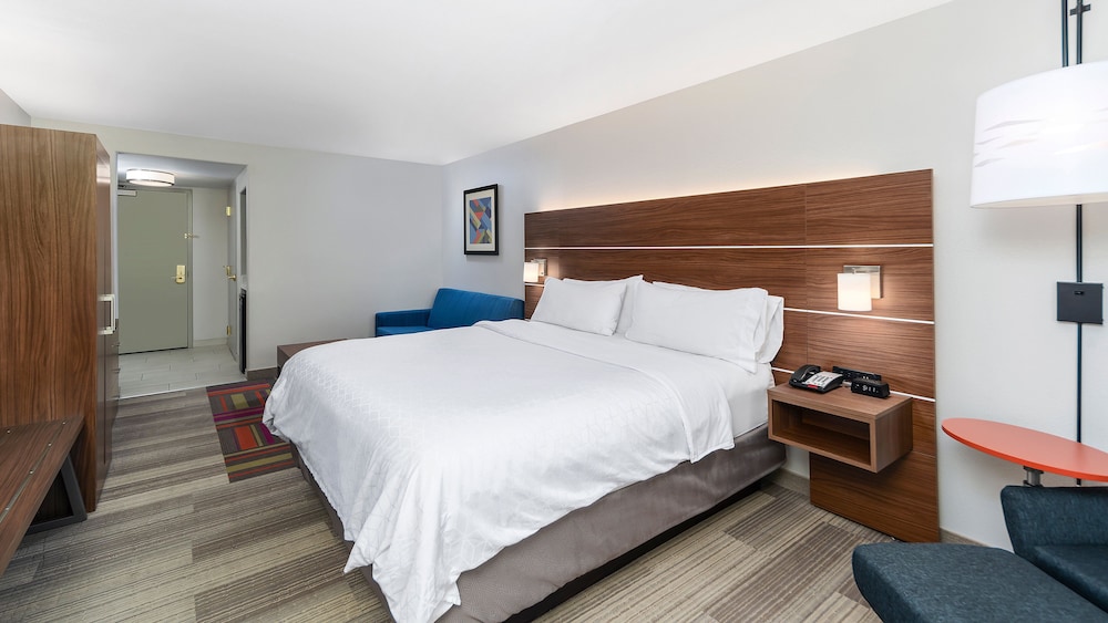 Suite, 1 King Bed, Accessible (Communications, Mobility) - Photo 1