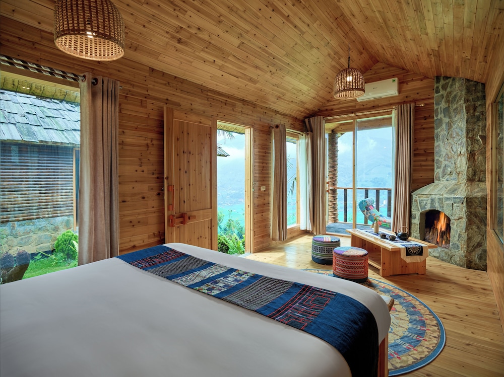 Signature Bungalow - Photo 1