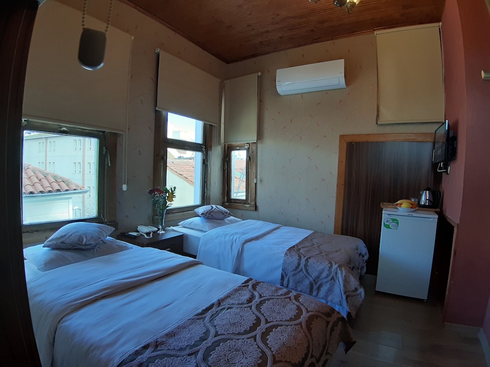 Standard Twin Room, 2 Twin Beds, Non Smoking photo 1