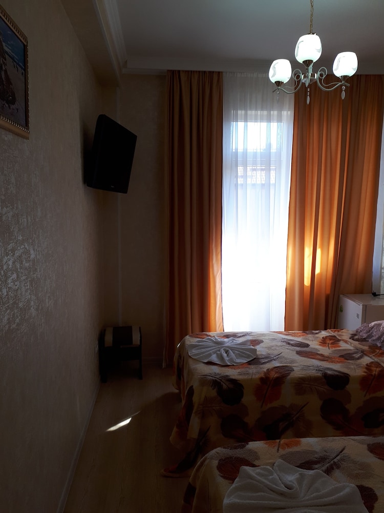Deluxe Double or Twin Room, Balcony photo 3