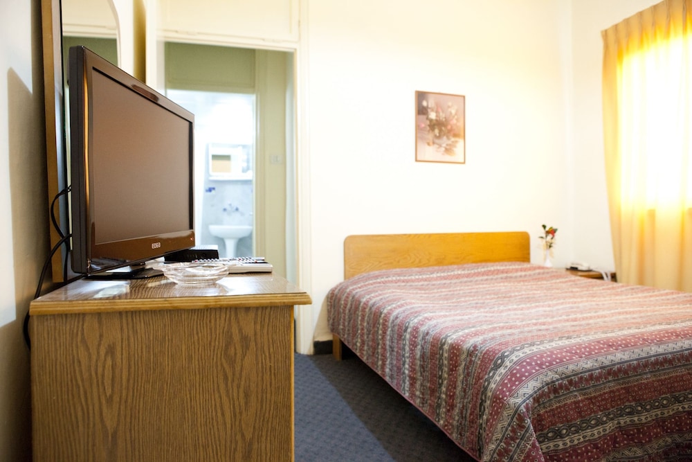 Standard Double or Twin Room photo 1