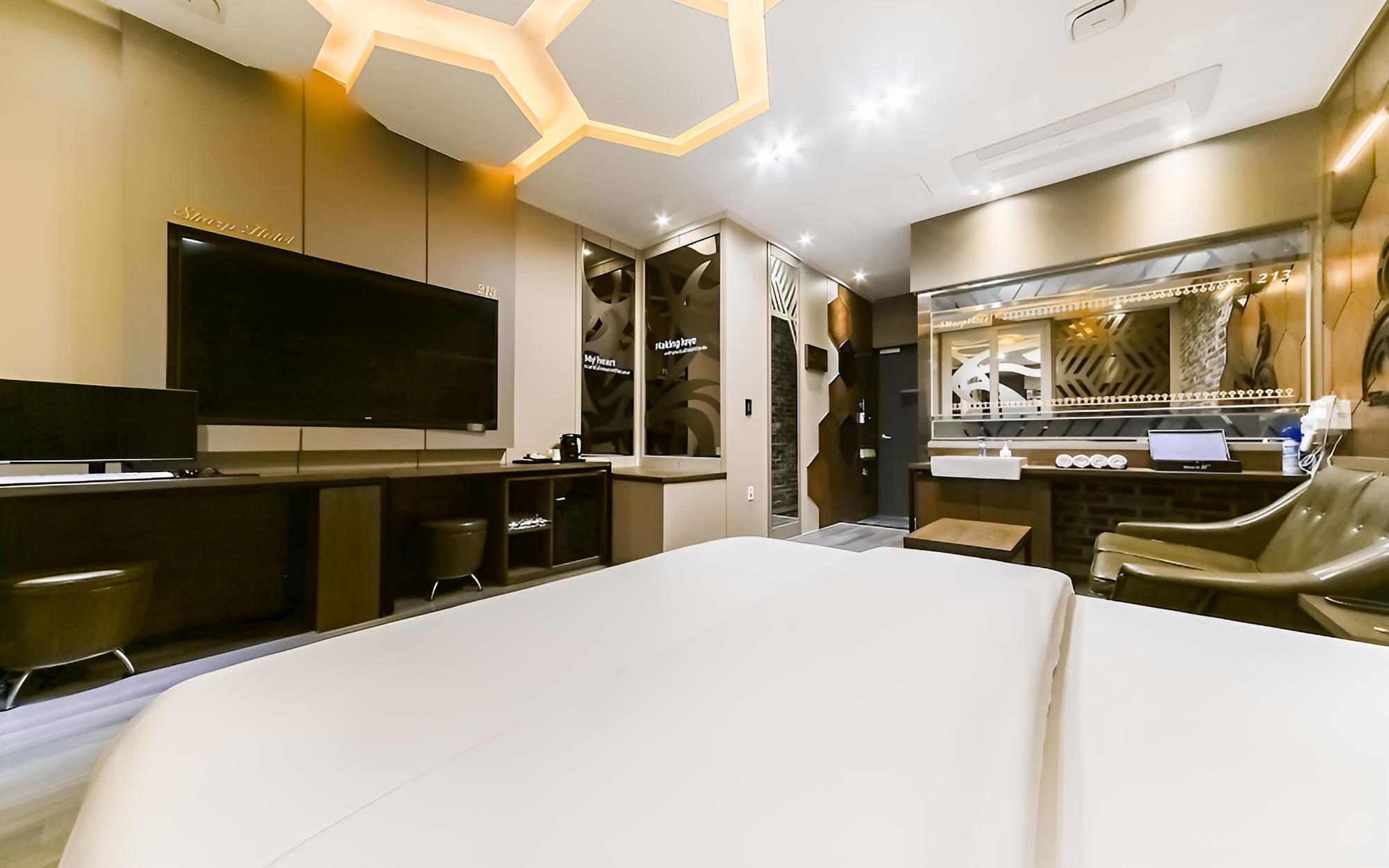 Room (Deluxe 1 room 1 parking/Luxury beddin) - Photo 5