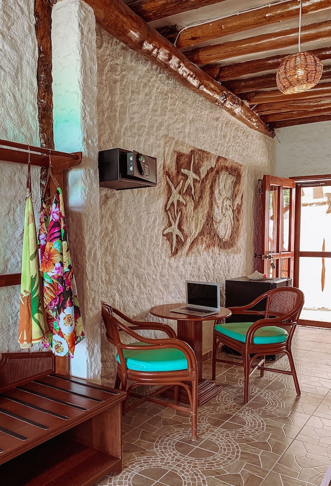 Superior Quadruple Room, Beachfront photo 3