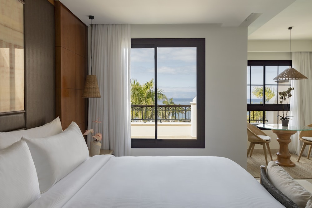 Red Level Junior Suite Front Ocean View with Whirlpool - Photo 7