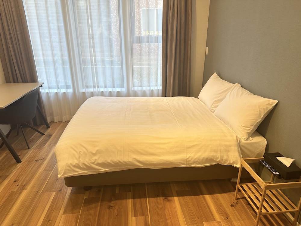Double Room, 1 Double Bed, Non Smoking, Kitchenette (101) photo 2