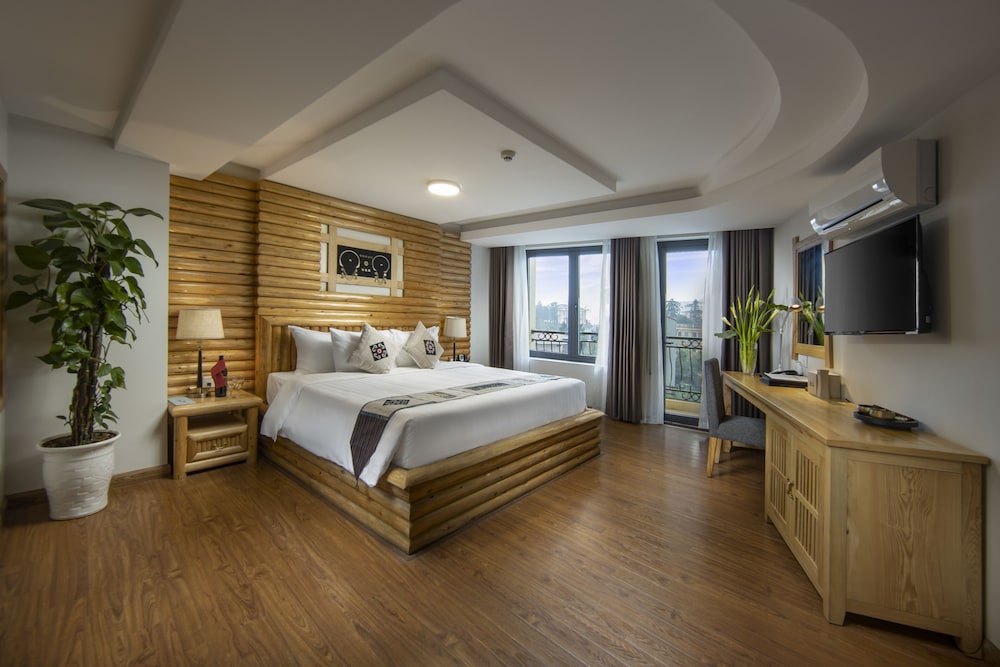 Deluxe Suite