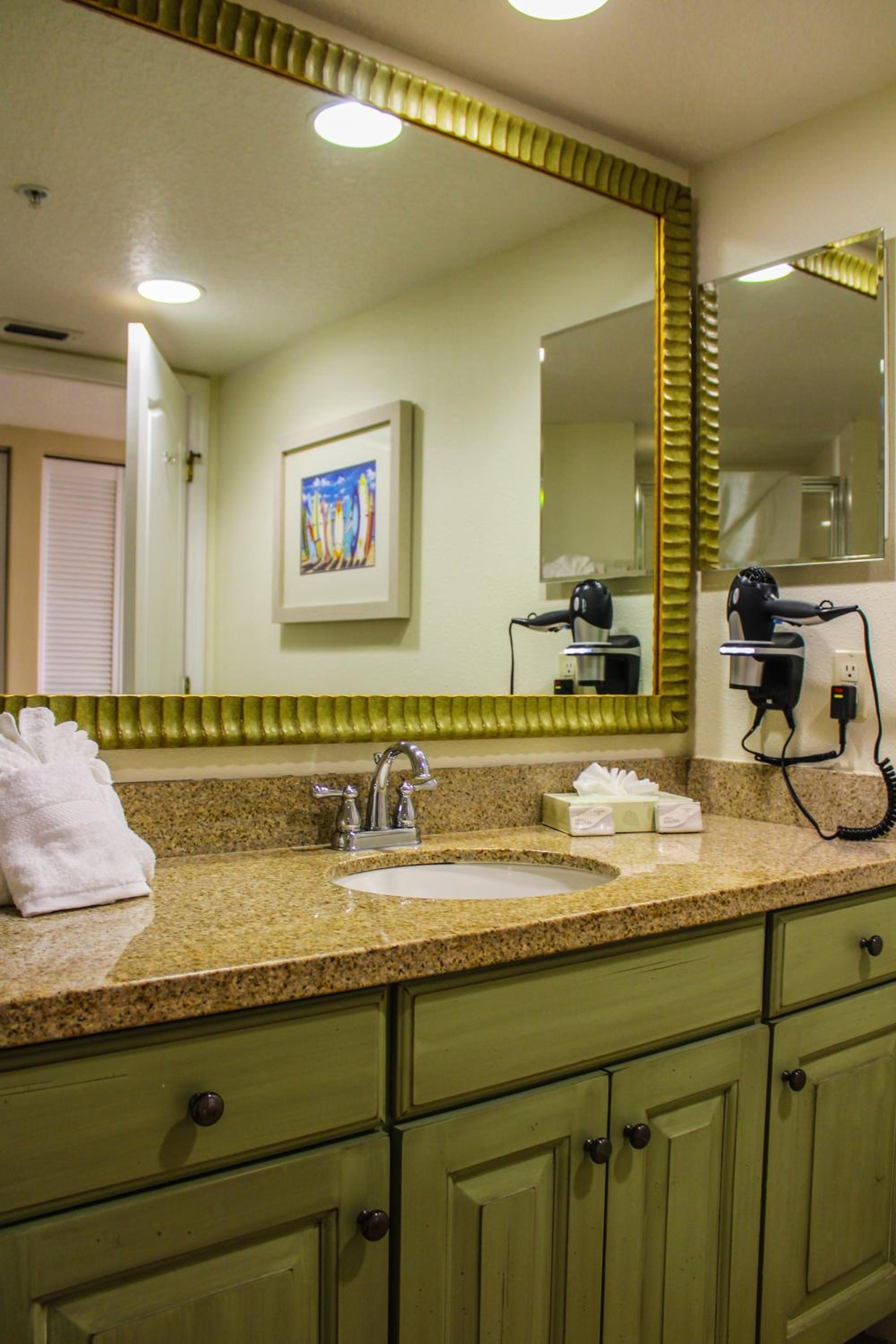 Two-Bedroom Suite - Ocean Front - Photo 8
