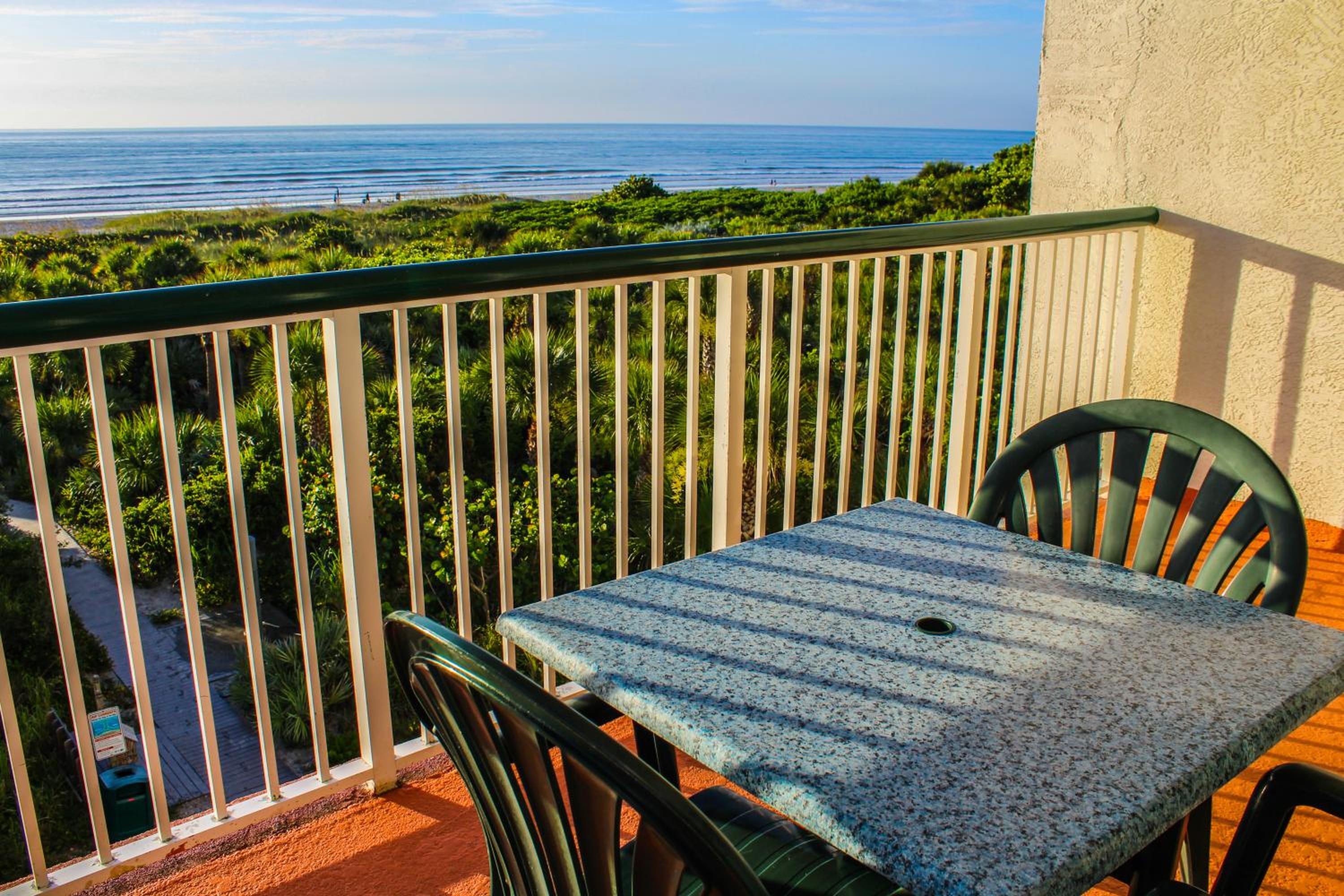 Two-Bedroom Suite - Ocean Front - Photo 2
