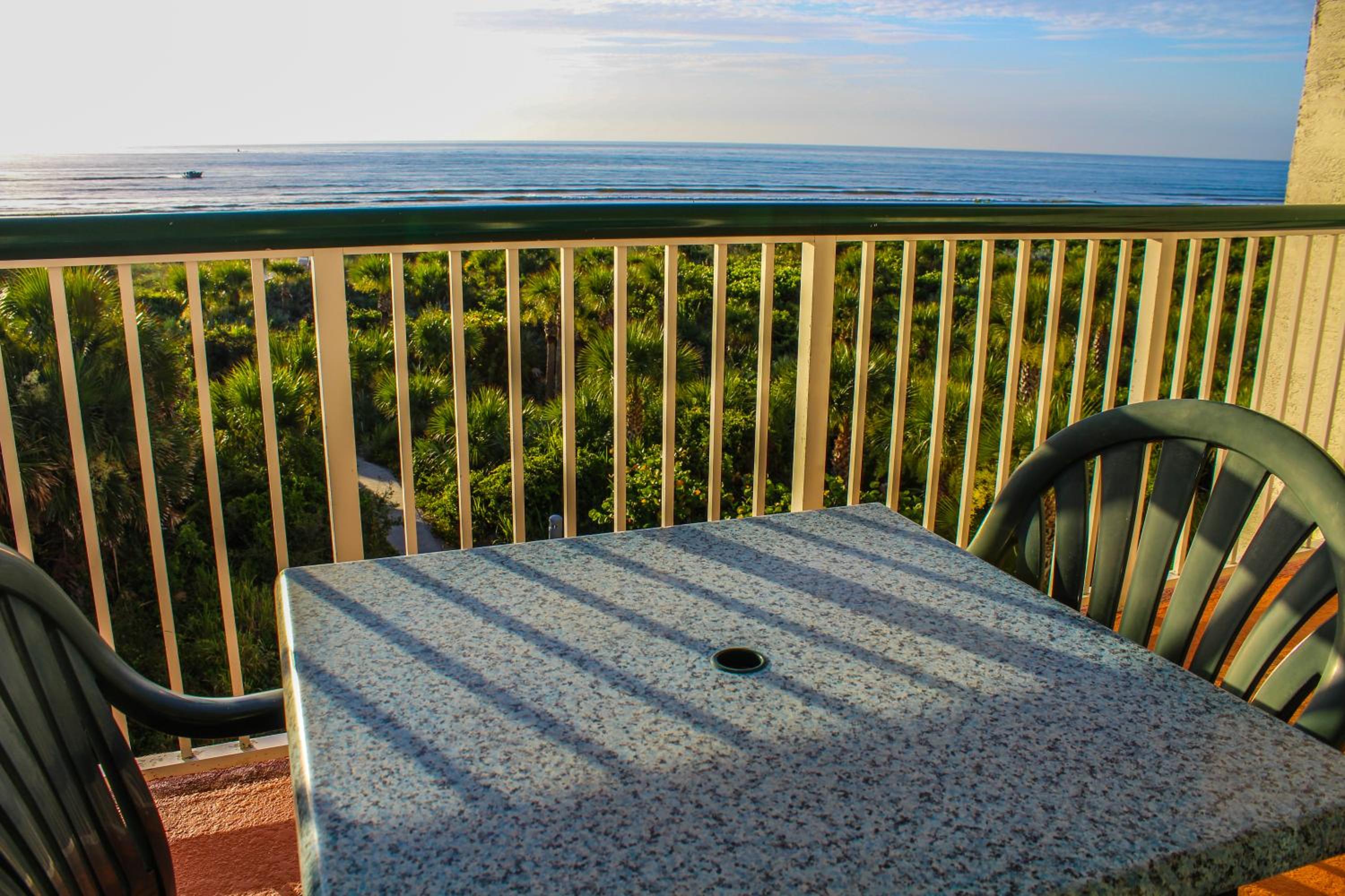 Two-Bedroom Suite - Ocean Front - Photo 3