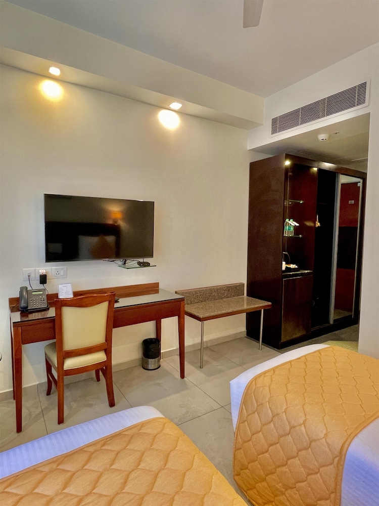 Deluxe Room, 2 Twin Beds, Non Smoking