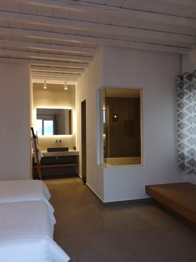 Junior Suite, Bathtub, Sea View - Photo 7
