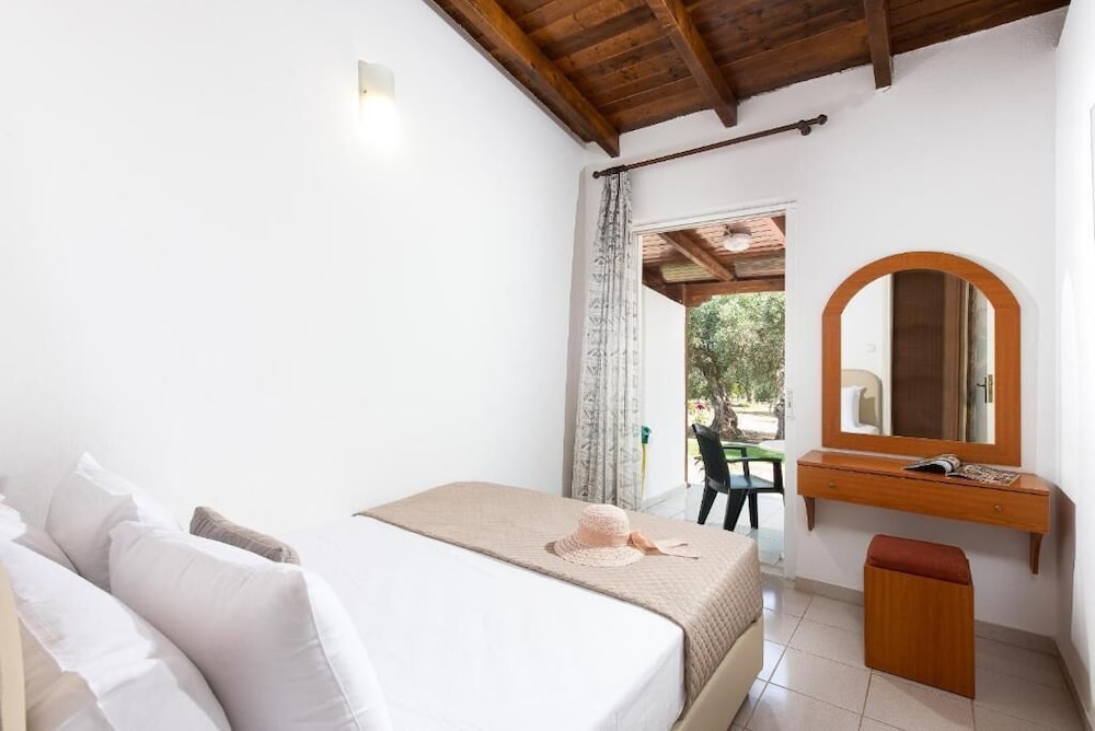Superior Room, Garden View photo 2