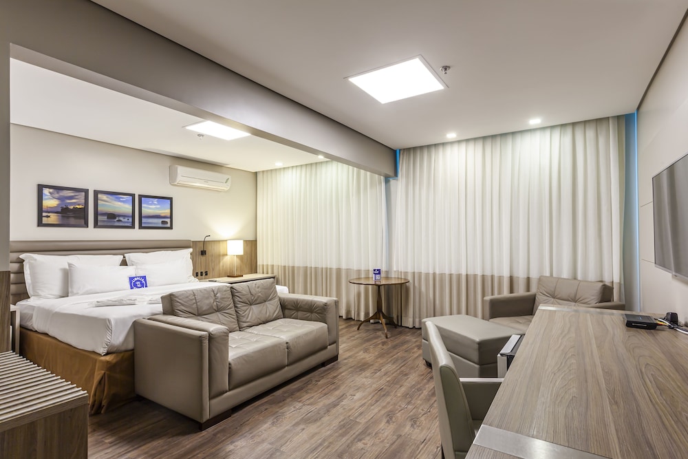 Executive Suite - Photo 1