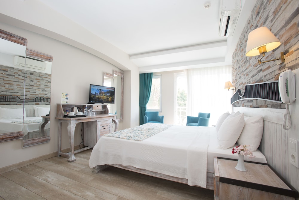 Deluxe Double Room, Sea View photo 3