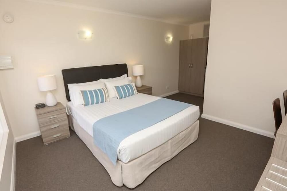 Deluxe Suite, 1 Bedroom, Non Smoking (King Deluxe) photo 2