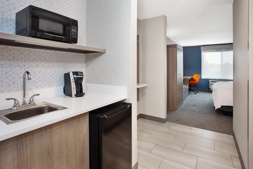 Suite, 1 Bedroom, Accessible (Communications) - Photo 1