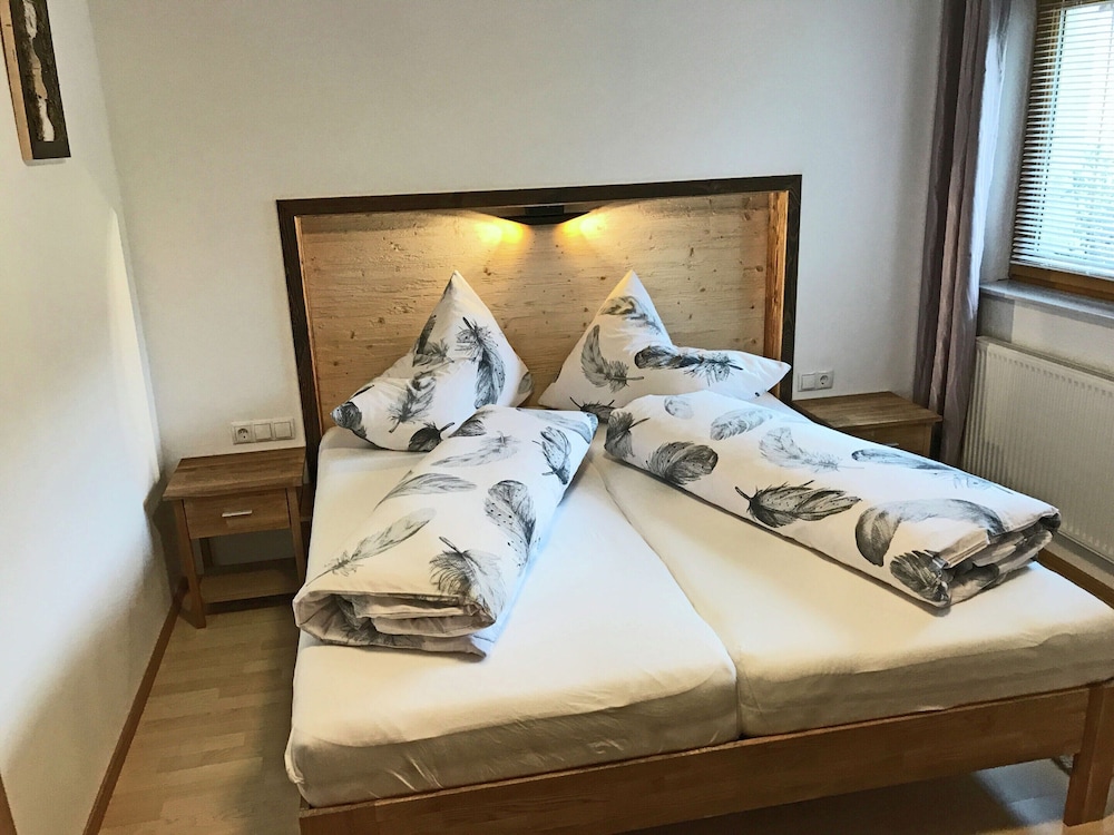 Classic House, 5 Bedrooms photo 1