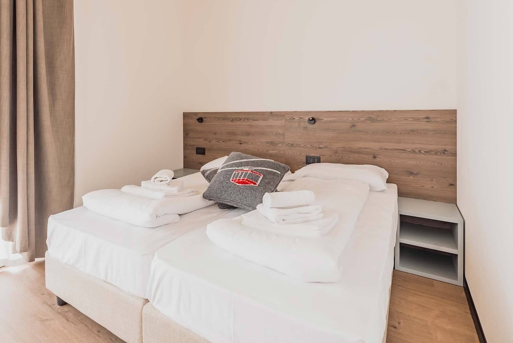 Superior Twin Room, Balcony, Mountain View