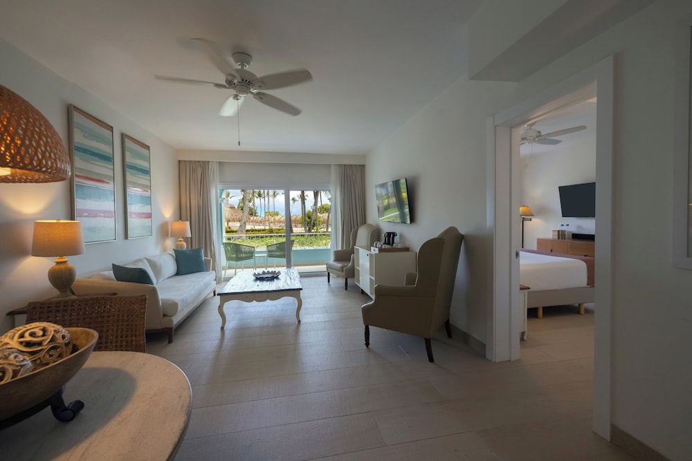 Suite, Oceanfront photo 3