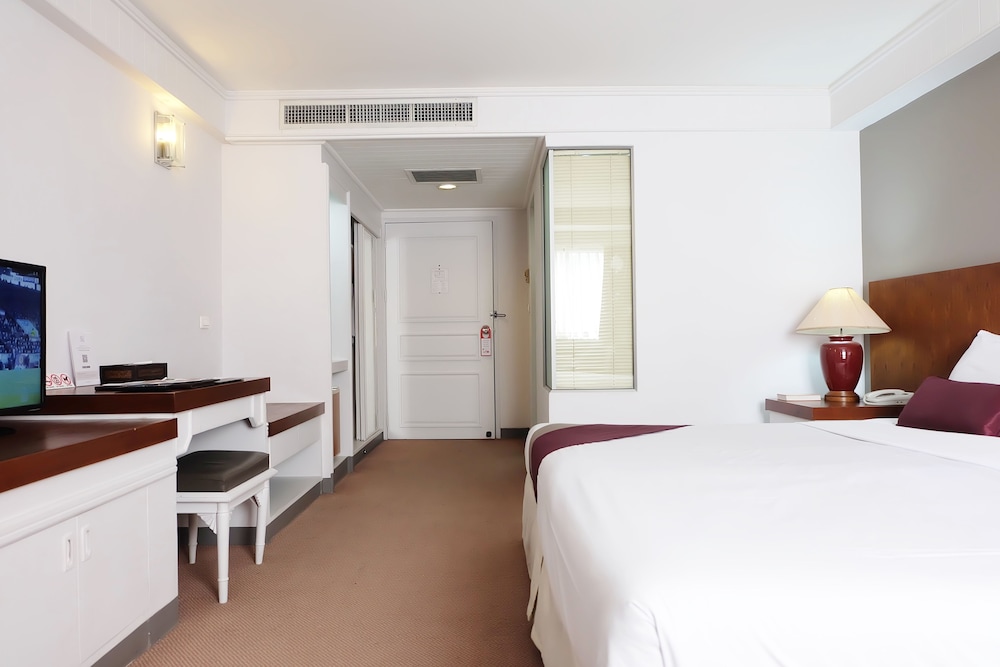 Deluxe Room - Photo 3