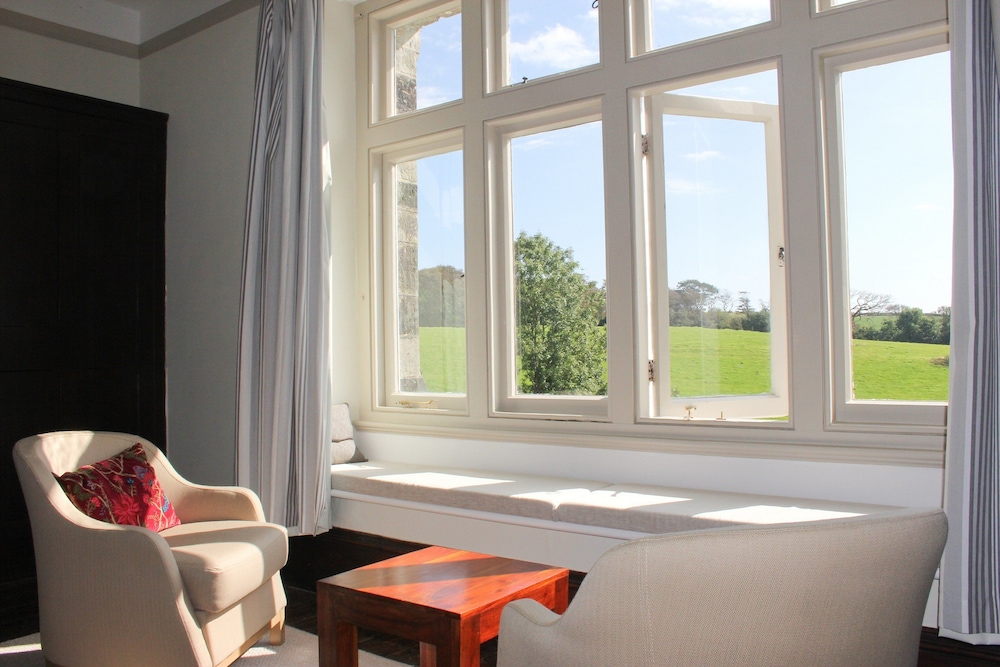 Superior Room, 1 King Bed, Ensuite photo 2