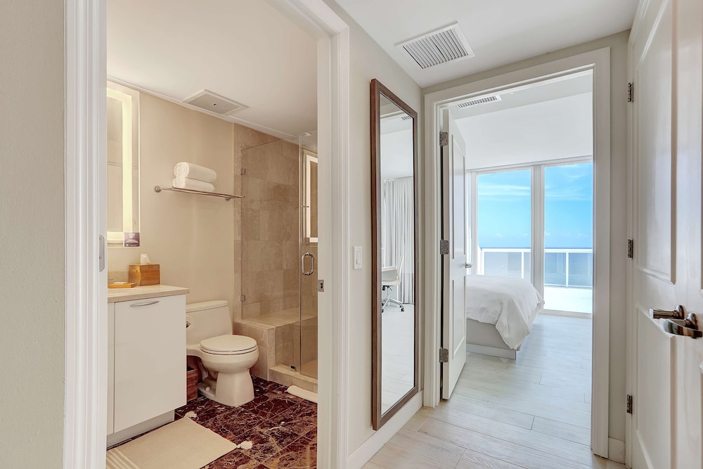 Suite, Multiple Beds - Photo 6