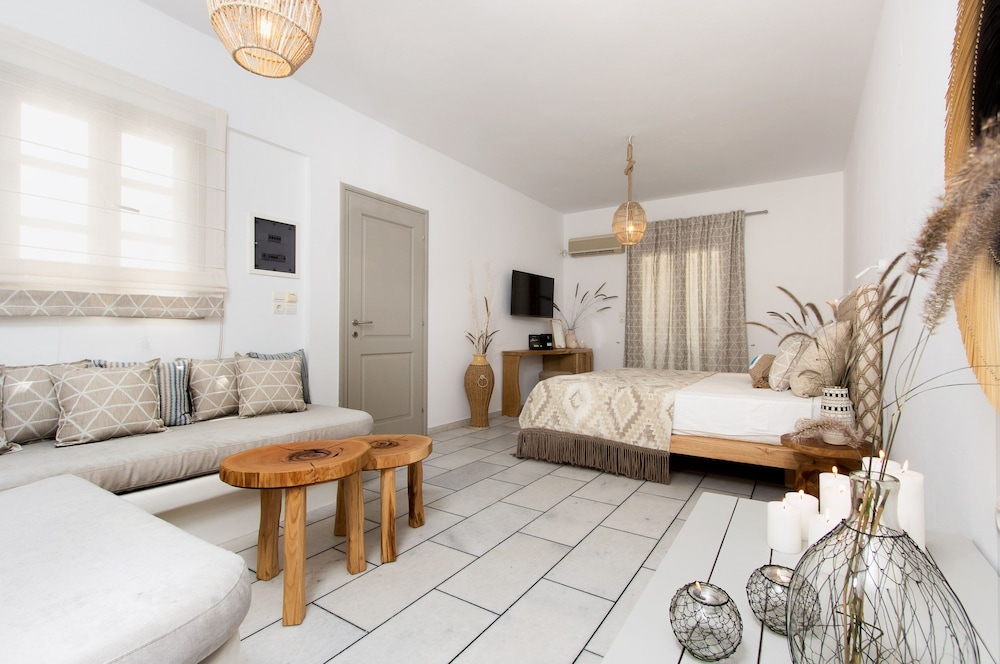 Junior Studio Suite